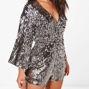 GORGEOUS & SPARKLY!!! BOOHOO SEQUIN STRIPE KIMONO SLEEVE WRAP ROMPER SIZE M